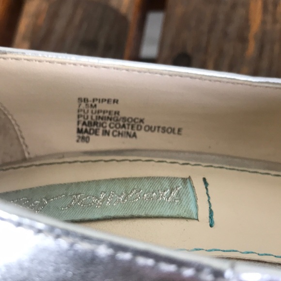 Betsey Johnson Silver Jewel Bow Heels - Picture 7 of 13